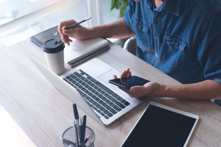 Renting a laptop in Dubai